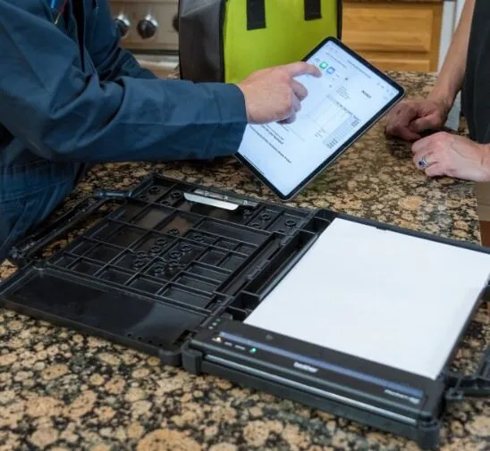 POCKETJET 863 - Impresora móvil de página completa de alta resolución con tecnología inalámbrica Bluetooth y USB-C - Image 2