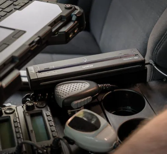 POCKETJET 823 - Impresora de página completa de alta resolución con conectividad USB-C - Image 2